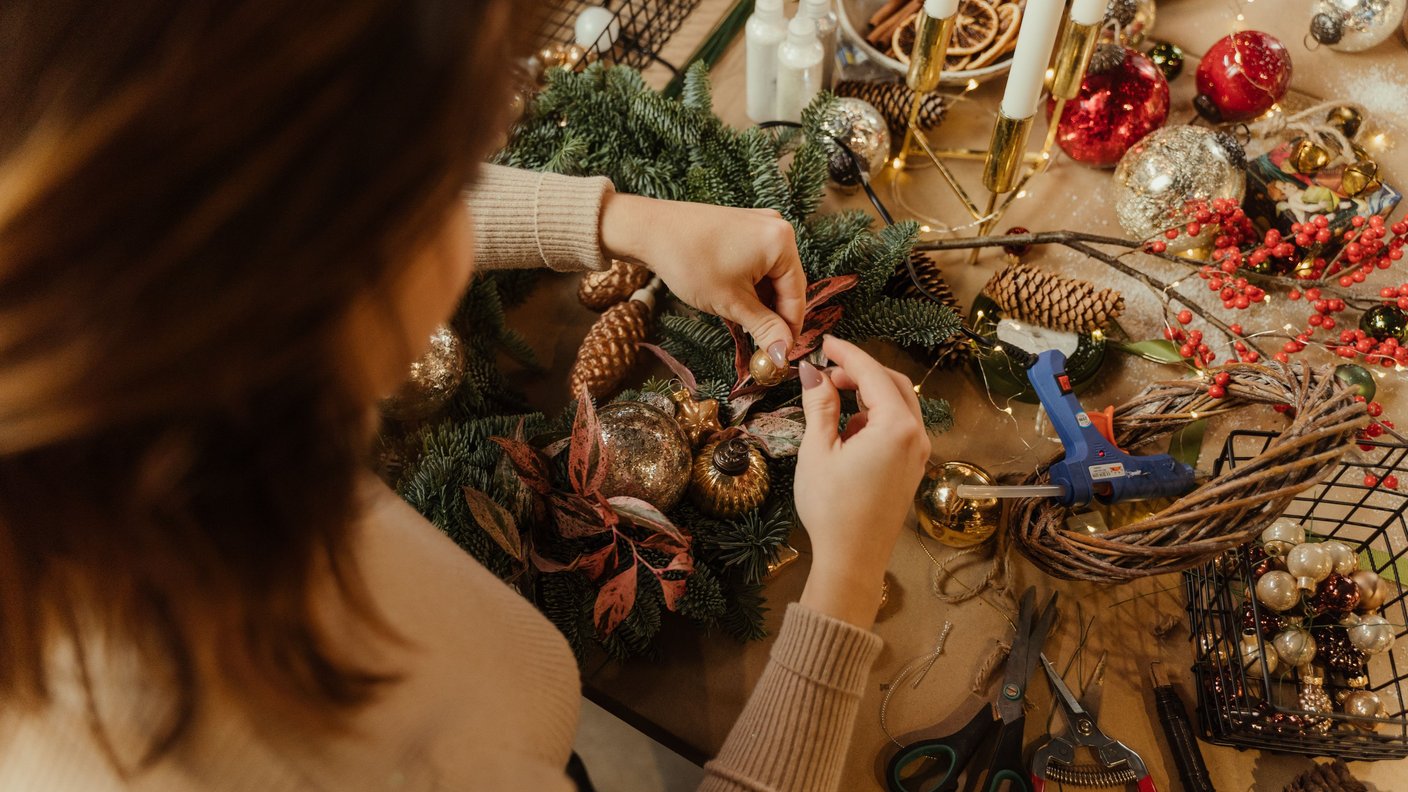 Atelier adulte confection d'une couronne de porte de Noël