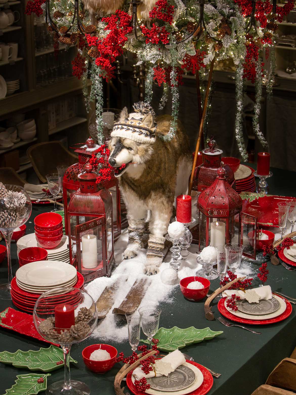 Table de Noël rouge avec husky