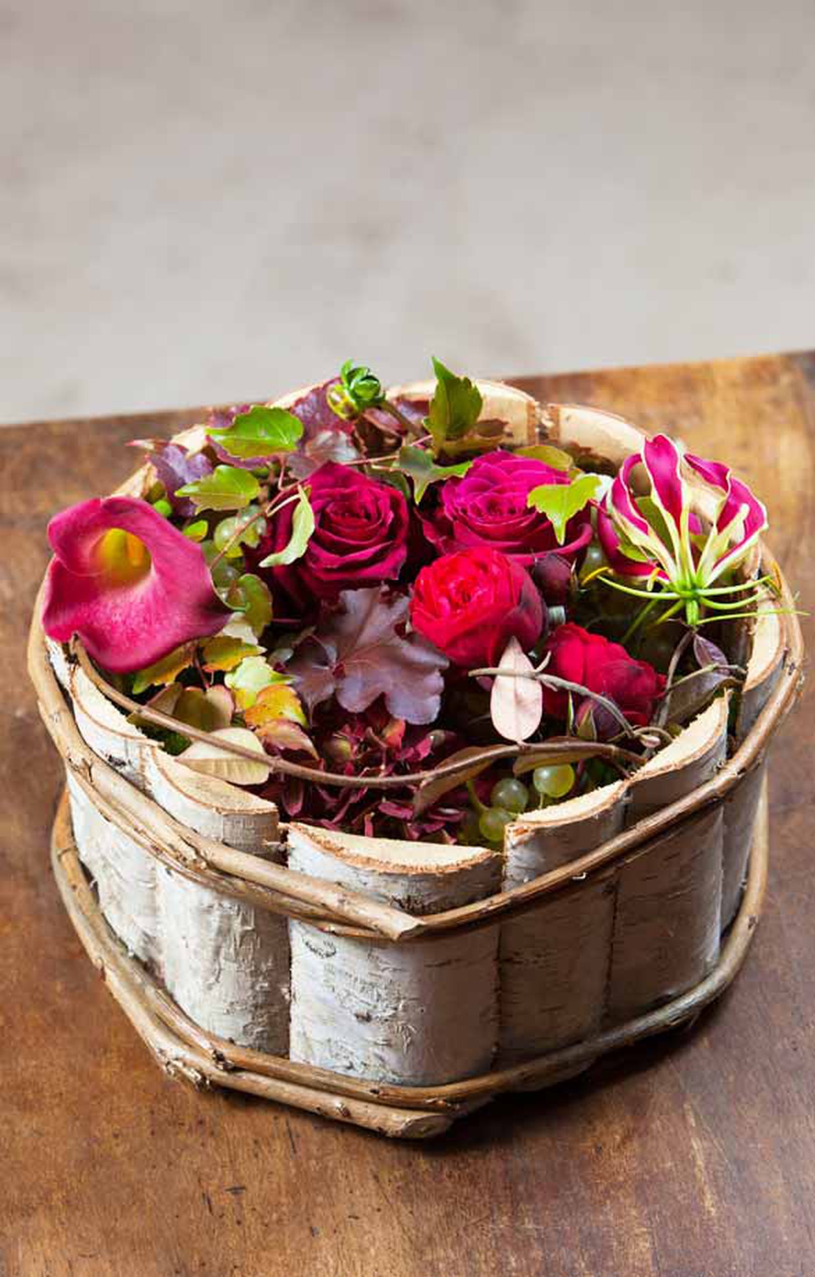 Décoration de table de mariage avec callas et roses