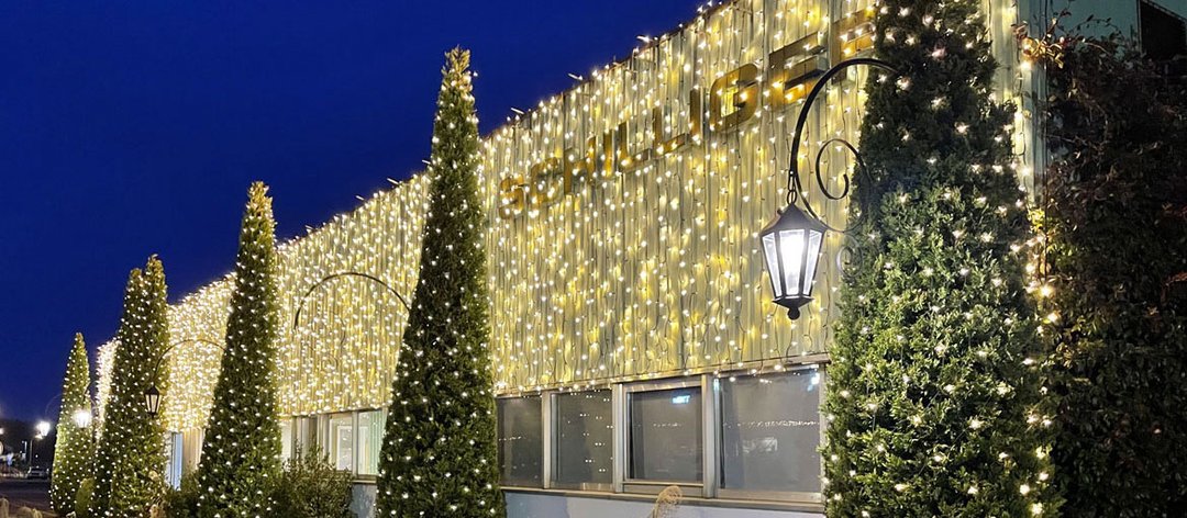 Déco de Noël extérieur : 20 idées lumineuses pour le jardin et la façade