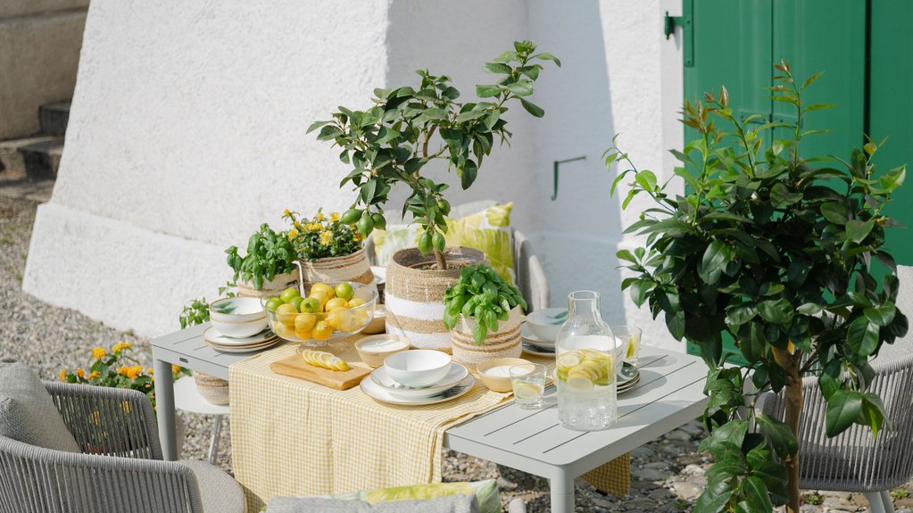 Un salon de jardin haut de gamme pour structurer la terrasse