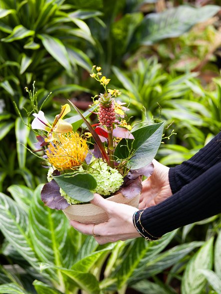 Arrangement exotique avec ananas