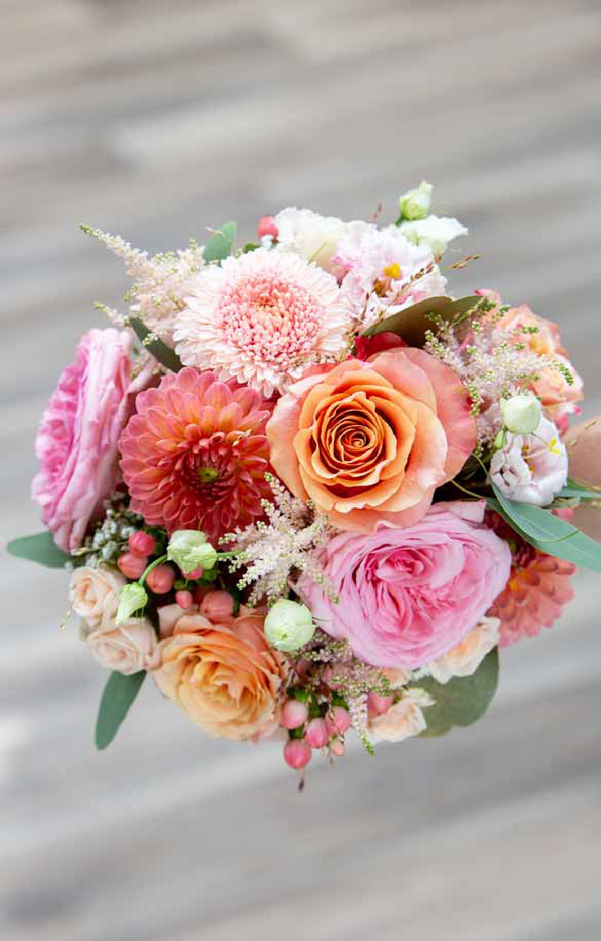 Bouquet de mariée aux couleurs tons roses