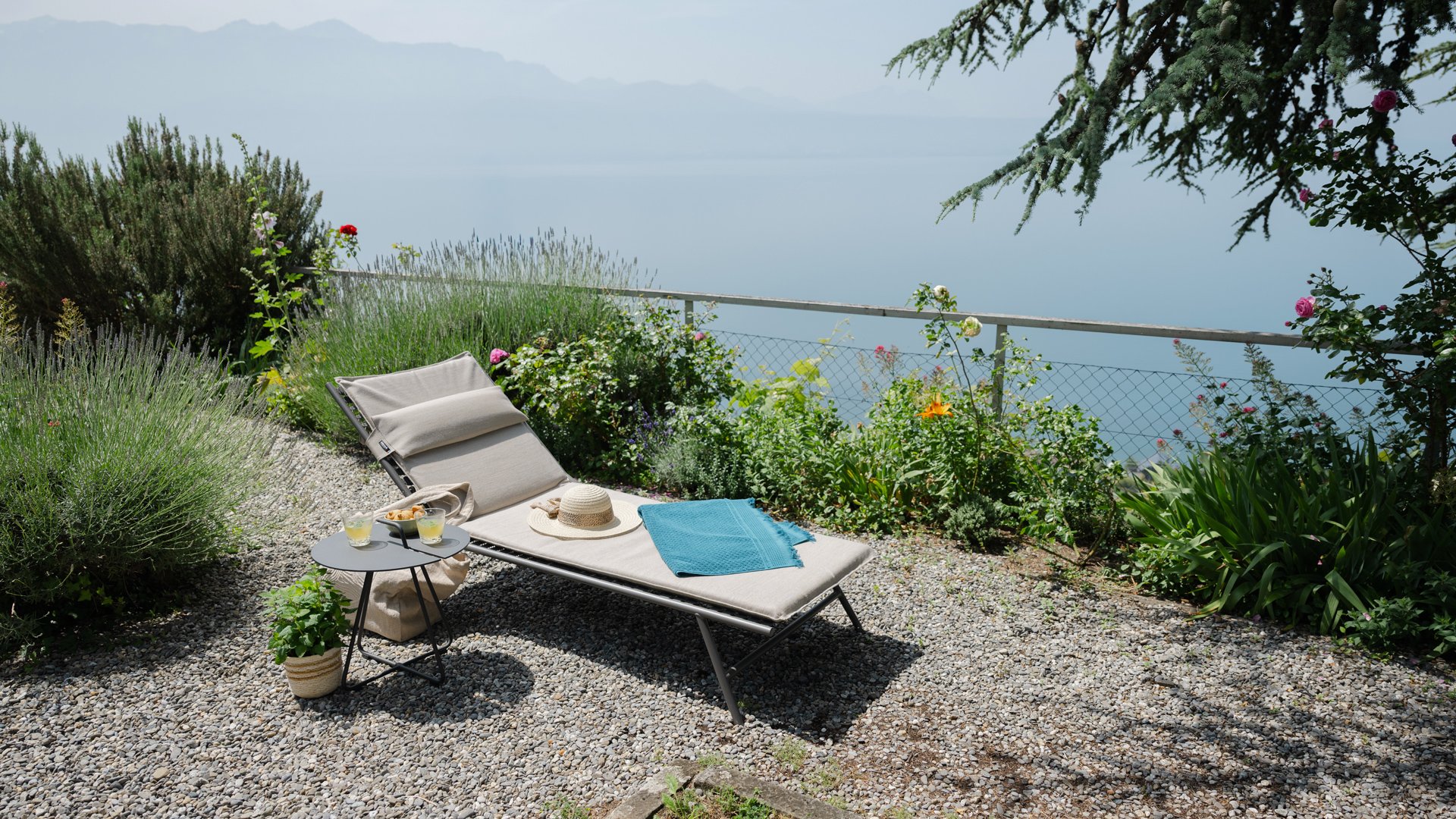 Transats, chaises longues et bains de soleil