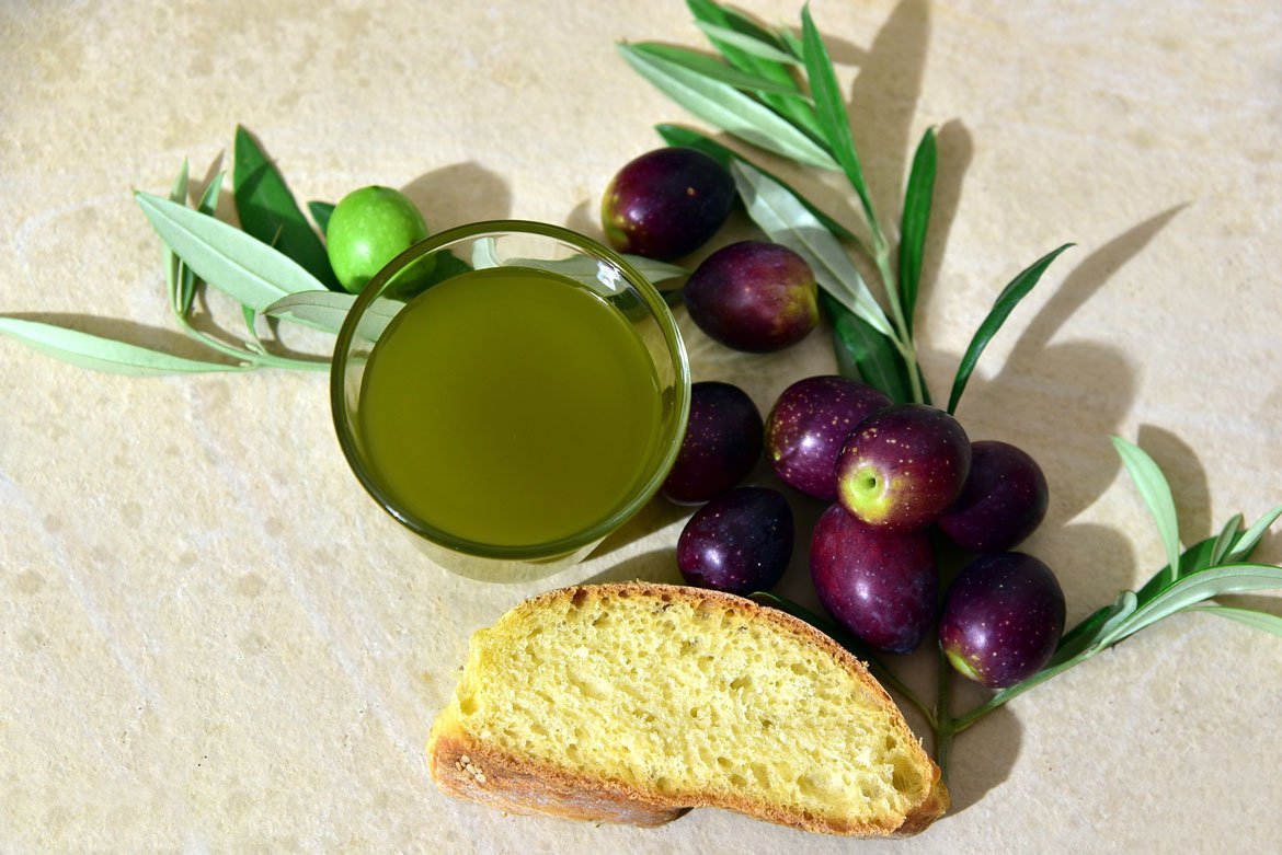 Huile d'olive, rameau et pain