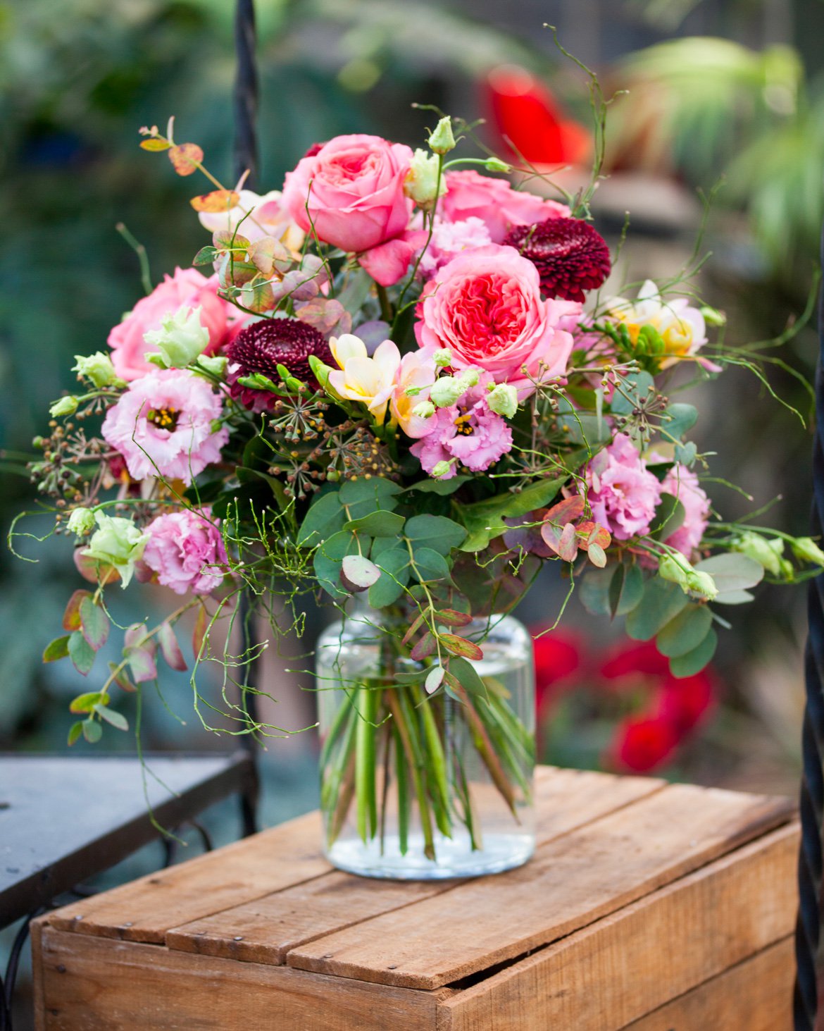 Schilliger Fleurs - Bouquet de roses roses et verdure pour la Saint-Valentin - Fleuriste à Gland