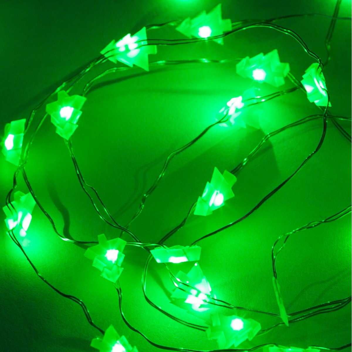   Guirlande Int. LED mini Sapins à piles 30L  200cm