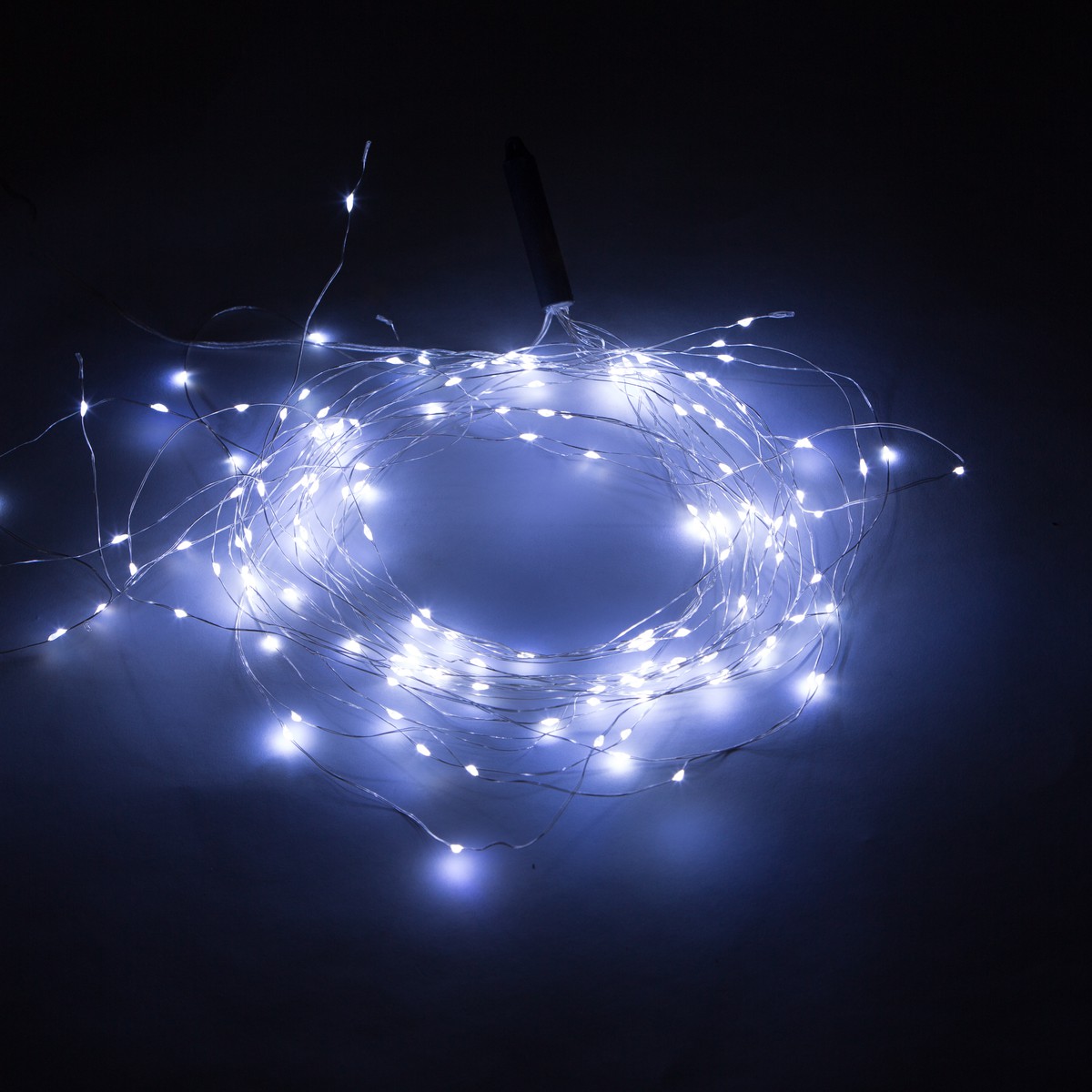   Guirlande Int./Ext. Grappe LED froide 160L.  8x200cm (+5m de cable d alimentation)