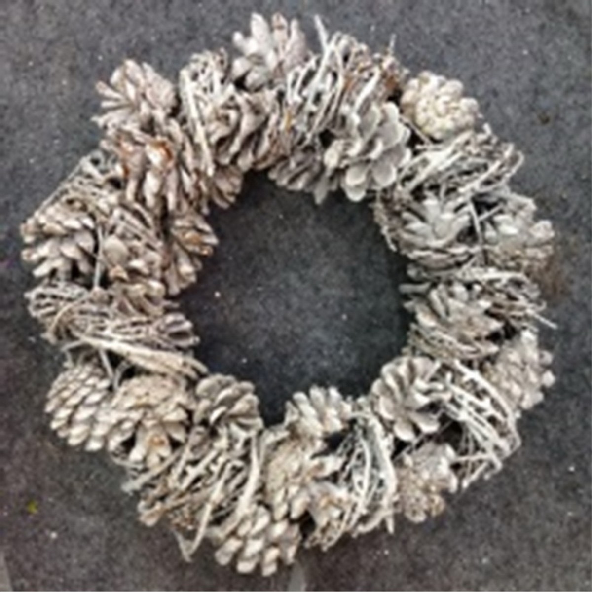   Couronne en pives Chamoson blanchie  25cm