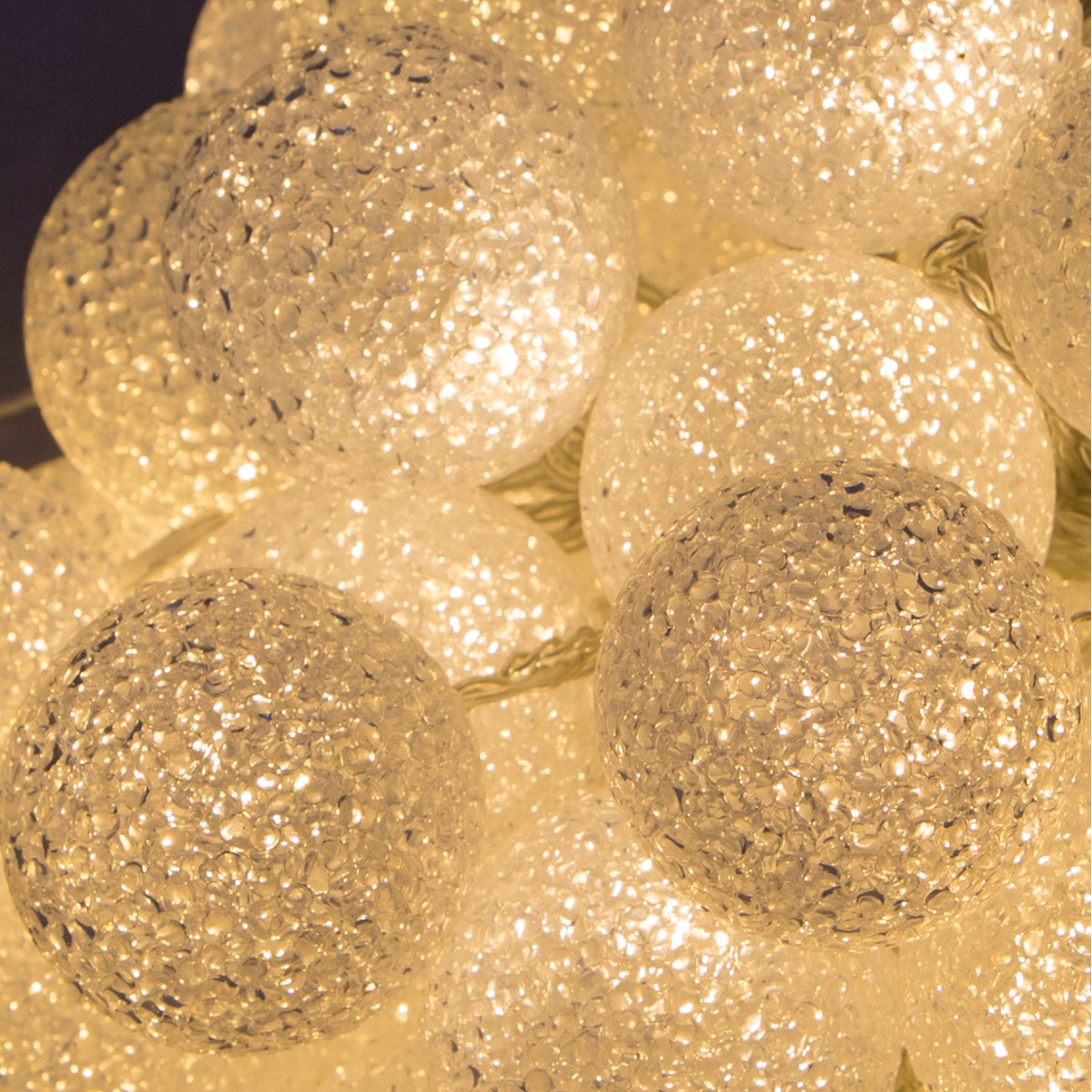   Guirlande Int./Ext. LED chaude Boules givrées 36L.  5.7m (+8m de cable d alimentation)