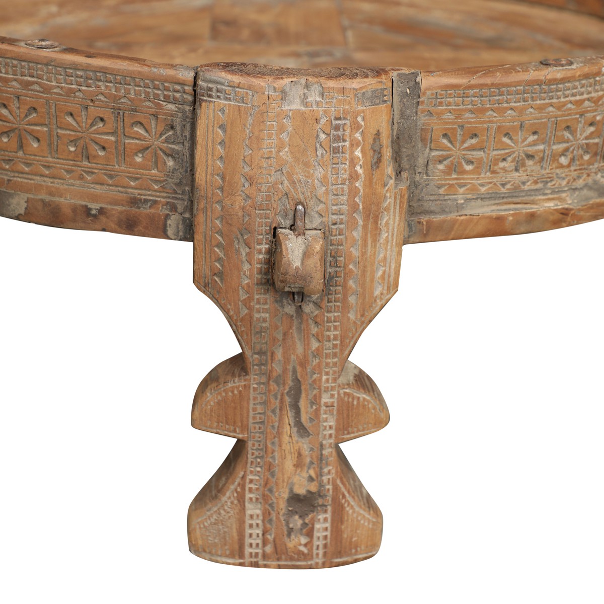 Les Restaurés, by Schilliger  Table d'appoint moulin à grains en teck ancien  70x70x30cm