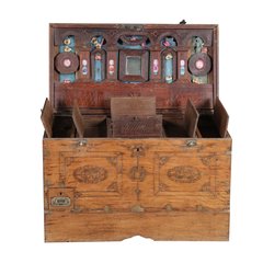 Les Restaurés, by Schilliger  Coffre avec tiroir en teck ancien et insert laiton  76x40x46cm