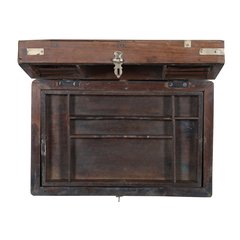 Les Restaurés, by Schilliger  Coffre en teck ancien  46x29x18cm