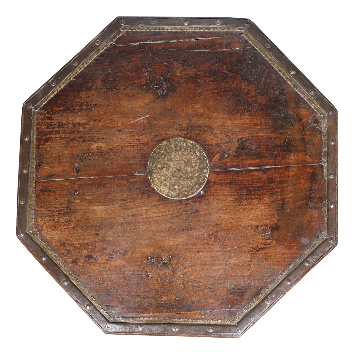 Les Restaurés, by Schilliger  Table d'appoint hexagonale avec insert en laiton en teck ancien  76x76x18cm