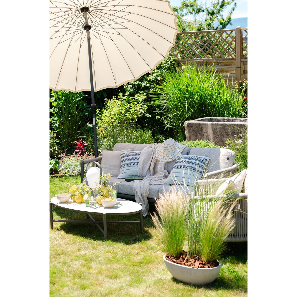 Apple Bee Bora Bora Set Bora Bora (1 canapé 3 places. 2 fauteuils.1 table basse) Blanc argent 