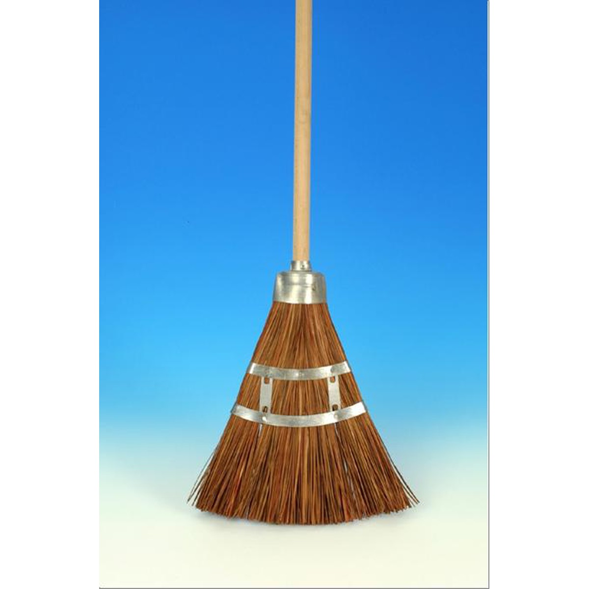 Balai Extérieur Piassava Janett – Poils Naturels Robustes – Manche Blanc – Pour Terrasses, Jardins, Allées